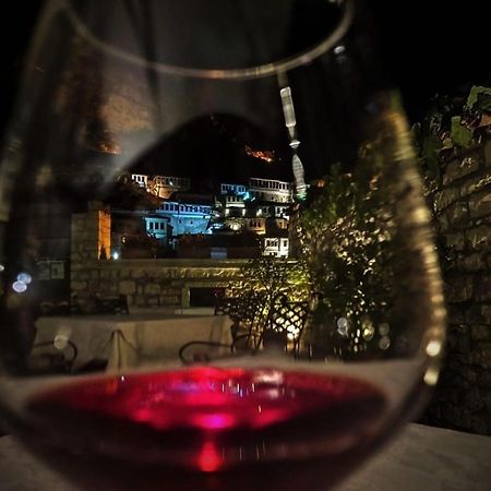 Boutique Hotel Muzaka Berat Buitenkant foto