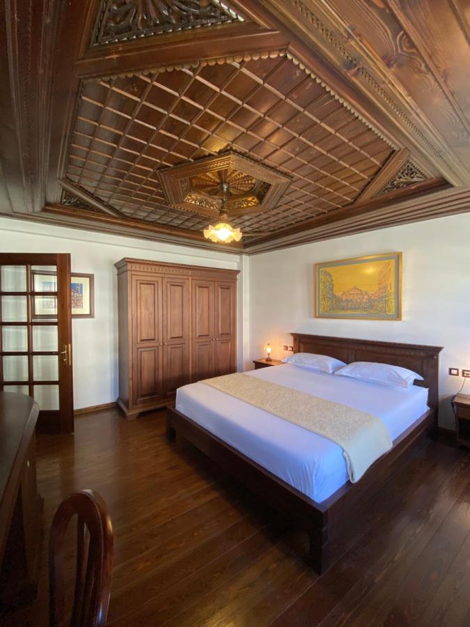 Boutique Hotel Muzaka Berat Buitenkant foto