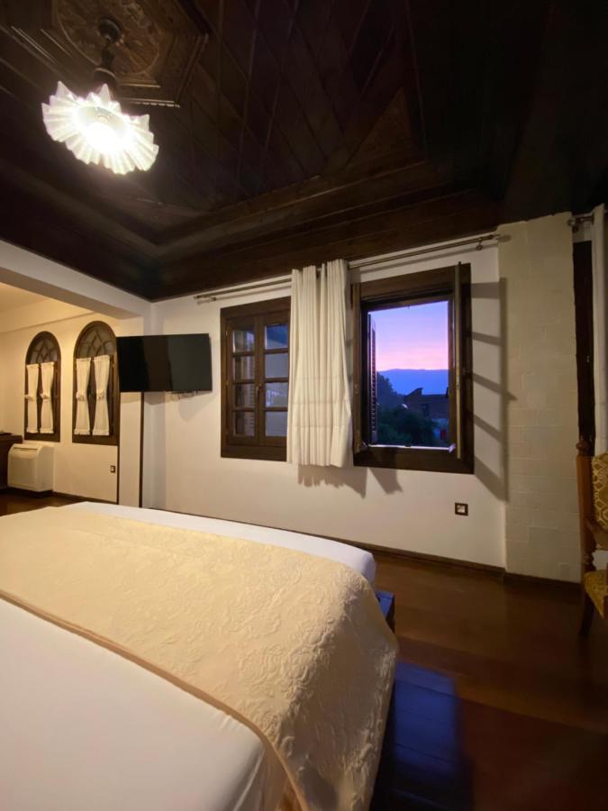 Boutique Hotel Muzaka Berat Buitenkant foto