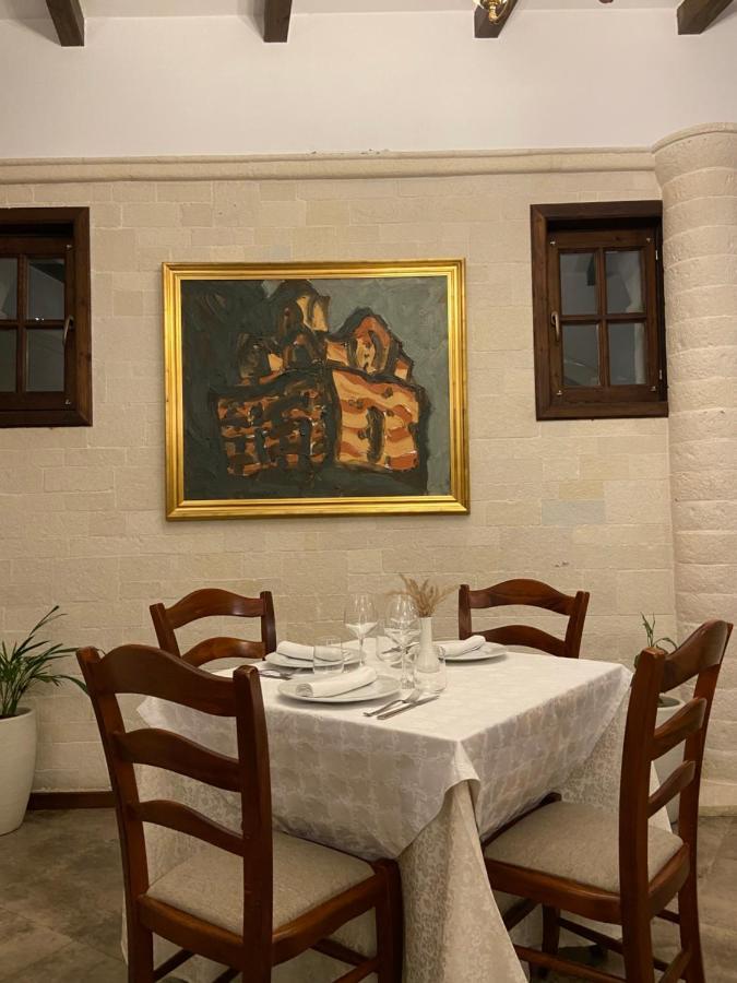 Boutique Hotel Muzaka Berat Buitenkant foto