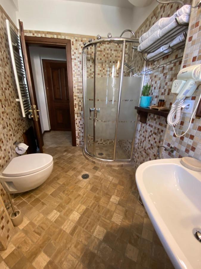 Boutique Hotel Muzaka Berat Buitenkant foto