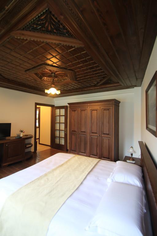 Boutique Hotel Muzaka Berat Buitenkant foto