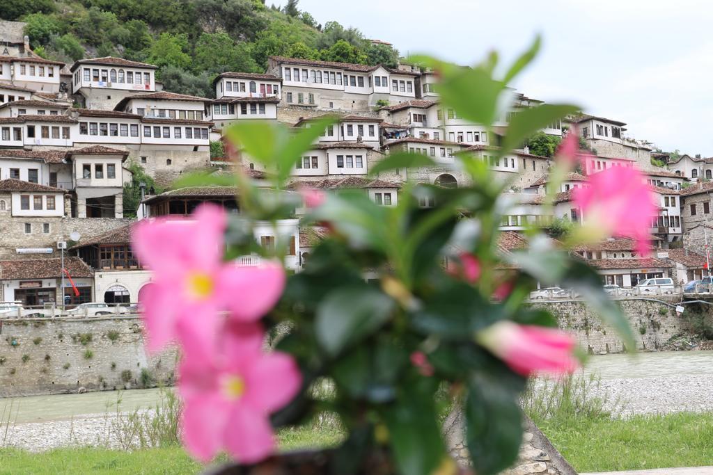 Boutique Hotel Muzaka Berat Buitenkant foto
