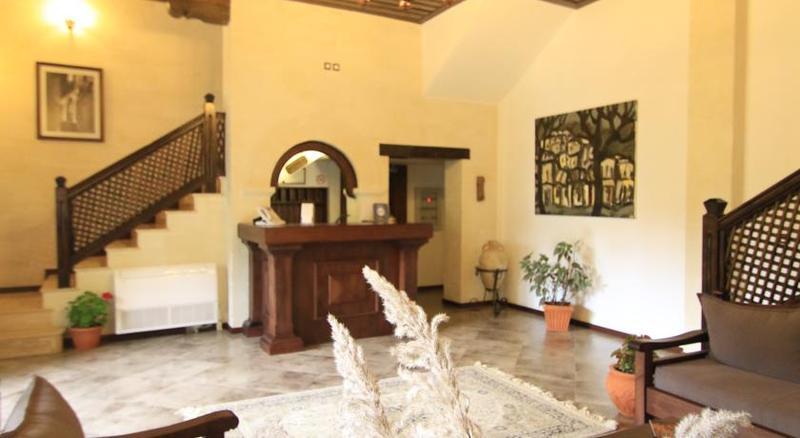 Boutique Hotel Muzaka Berat Buitenkant foto