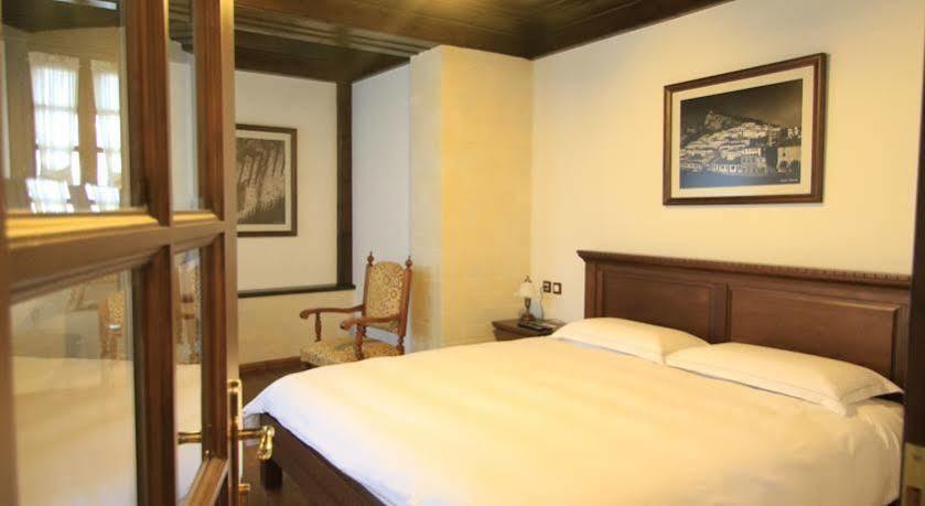 Boutique Hotel Muzaka Berat Buitenkant foto